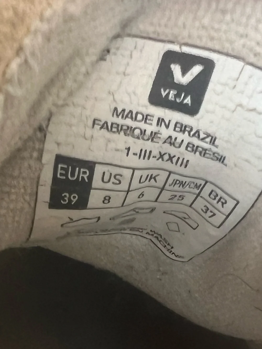 Veja CAMPO LEATHER WHITE CALIFORNIA size 39 / 8